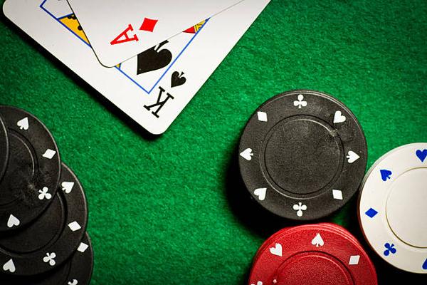 Exploring Live Dealer Experiences Offered by the top online casinos
